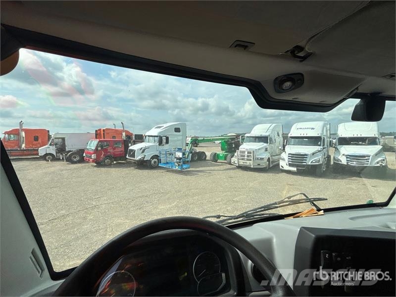  Lion6 4x2 Electric Cab and Chassis (Inoperable) Cabinas
