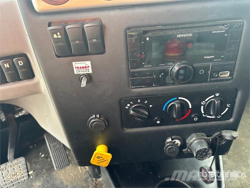  Lion6 4x2 Electric Cab and Chassis (Inoperable) Cabinas