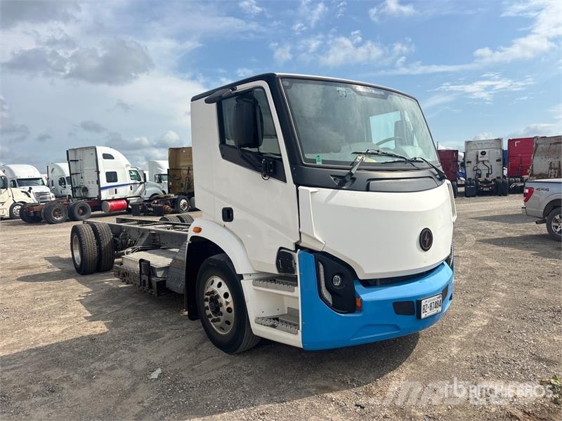  Lion6 4x2 Electric Cab and Chassis (Inoperable) Cabinas