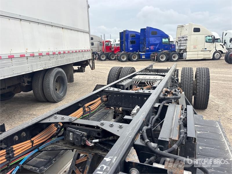  Lion6 4x2 Electric Cab and Chassis (Inoperable) Cabinas