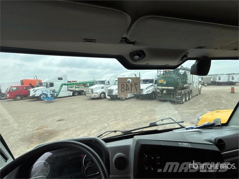  Lion6 4x2 Electric Cab and Chassis (Inoperable) Cabinas