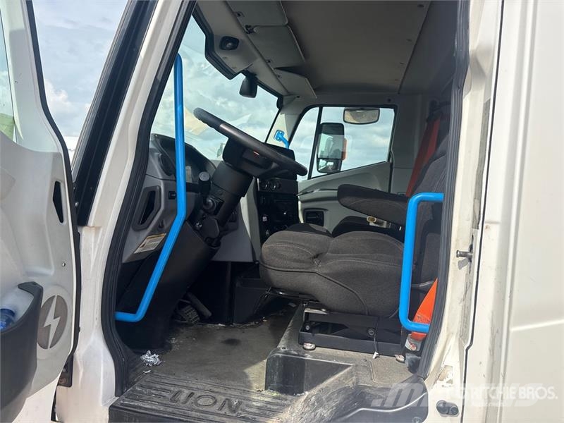  Lion6 4x2 Electric Cab and Chassis (Inoperable) Cabinas