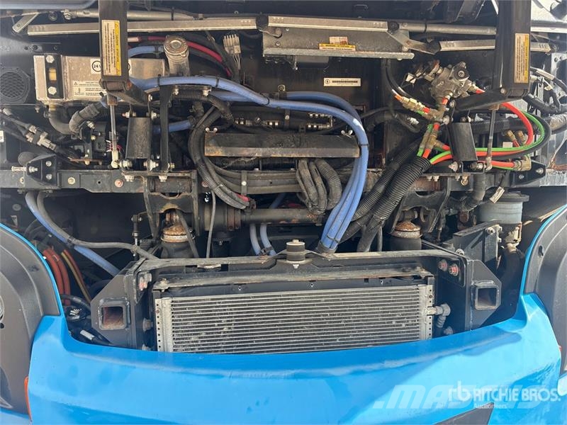  Lion6 4x2 Electric Cab and Chassis (Inoperable) Cabinas
