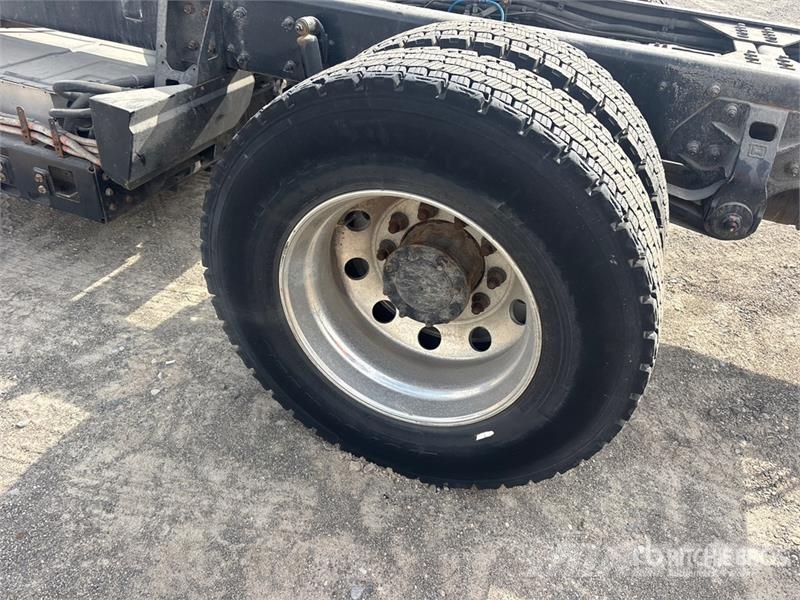  Lion6 4x2 Electric Cab and Chassis (Inoperable) Cabinas