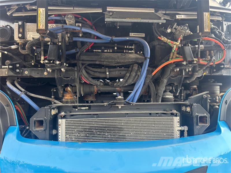  Lion6 4x2 Electric Cab and Chassis (Inoperable) Cabinas