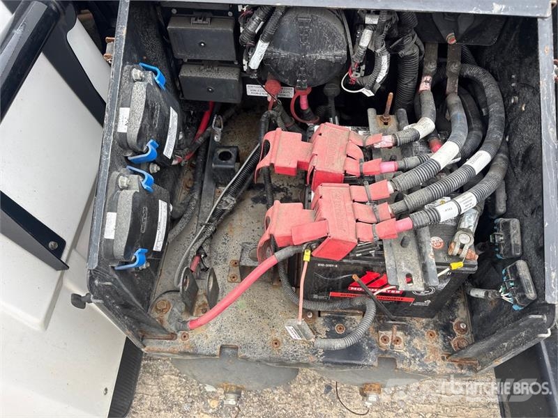  Lion6 4x2 Electric Cab and Chassis (Inoperable) Cabinas