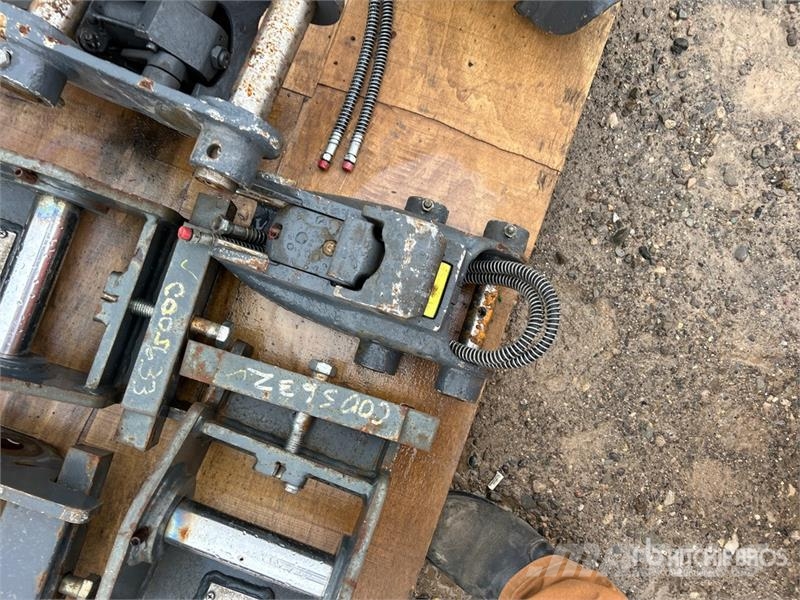 LiuGong of LiuGong 44C5416 Quick Coupler - Fits LiuGong 90 Ātrie savienotāji