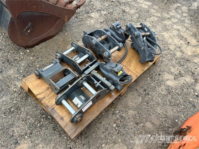 LiuGong of LiuGong 44C5416 Quick Coupler - Fits LiuGong 90 Ātrie savienotāji