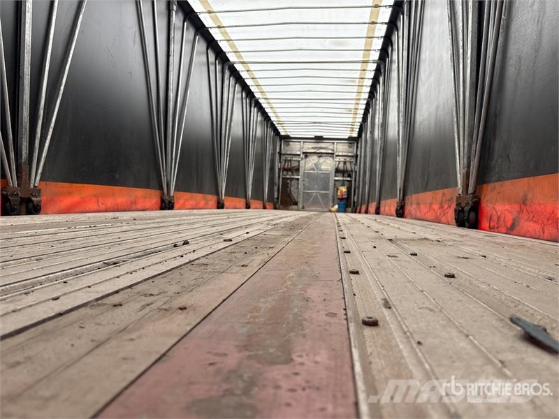 Load King PFL48 48 ft T/A Curtain Side Trailer Schuifzeilopbouw