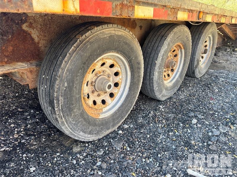 Load Max 25 ft Tri/A Equipment Trailer Prikolice za prevoz vozil