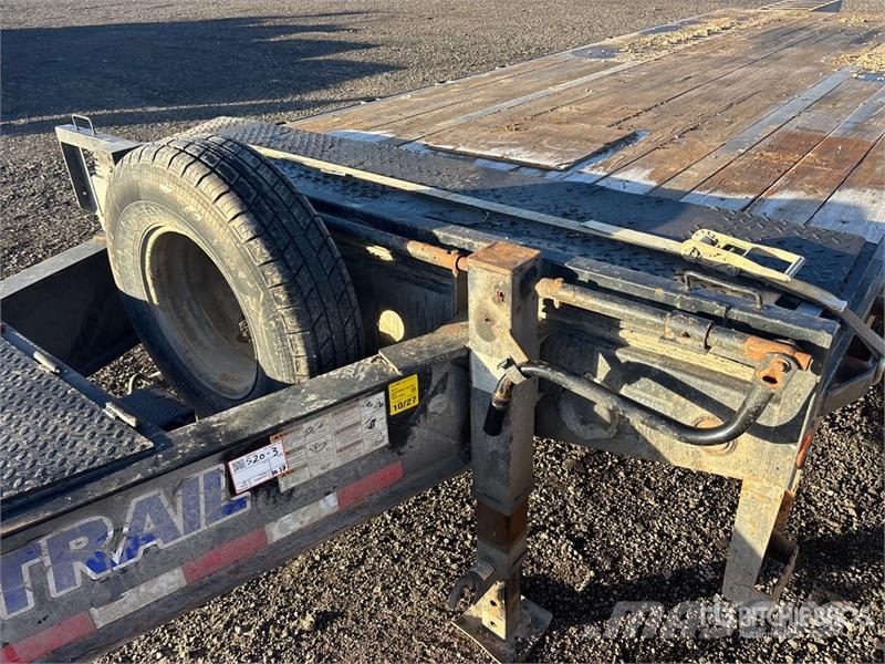 Load Trail 28 ft Tri/A Equipment Trailer 清障车