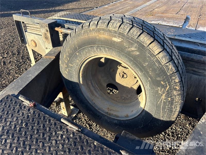 Load Trail 28 ft Tri/A Equipment Trailer 清障车