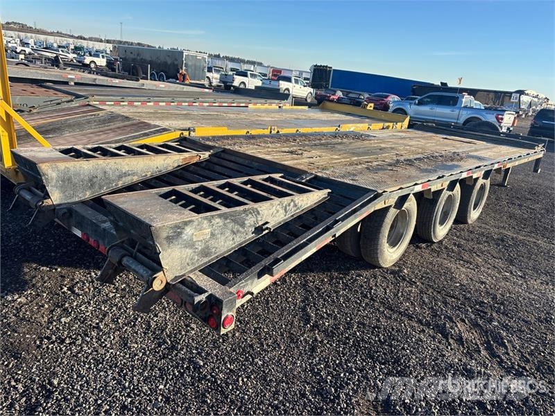 Load Trail 28 ft Tri/A Equipment Trailer 清障车