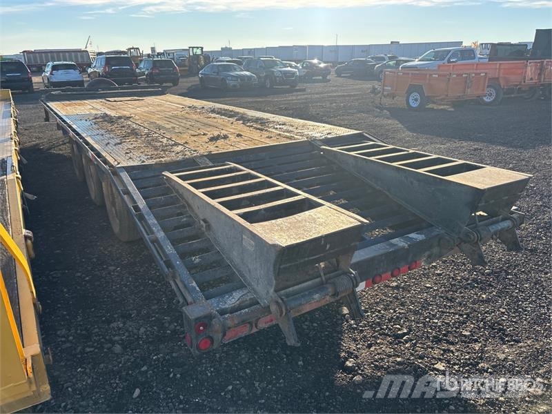 Load Trail 28 ft Tri/A Equipment Trailer 清障车