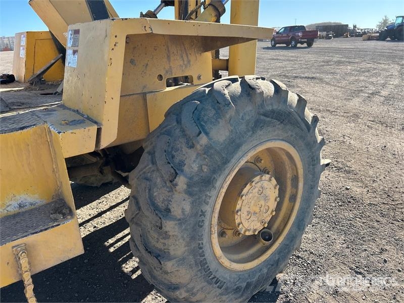 Loadlifter 4430B-6 6000 lb 4x4x4 Rough Terrain For Elevatore per esterni