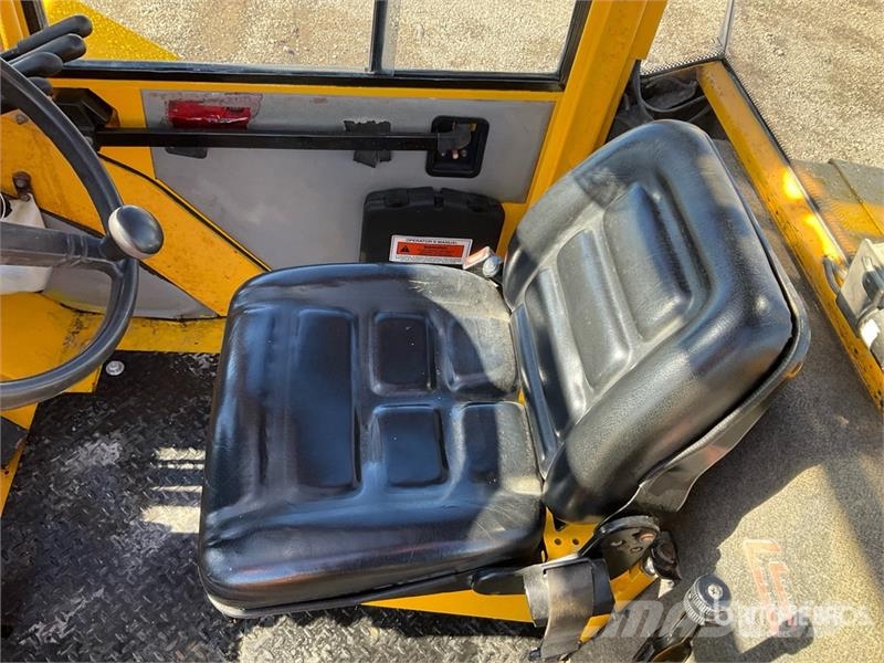 Loadlifter LL2415-10D 10000 lb Rough Terrain Forkl Maastikutõstukid