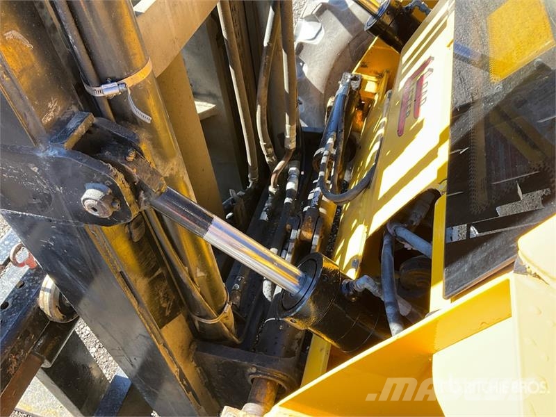 Loadlifter LL2415-10D 10000 lb Rough Terrain Forkl Maastikutõstukid