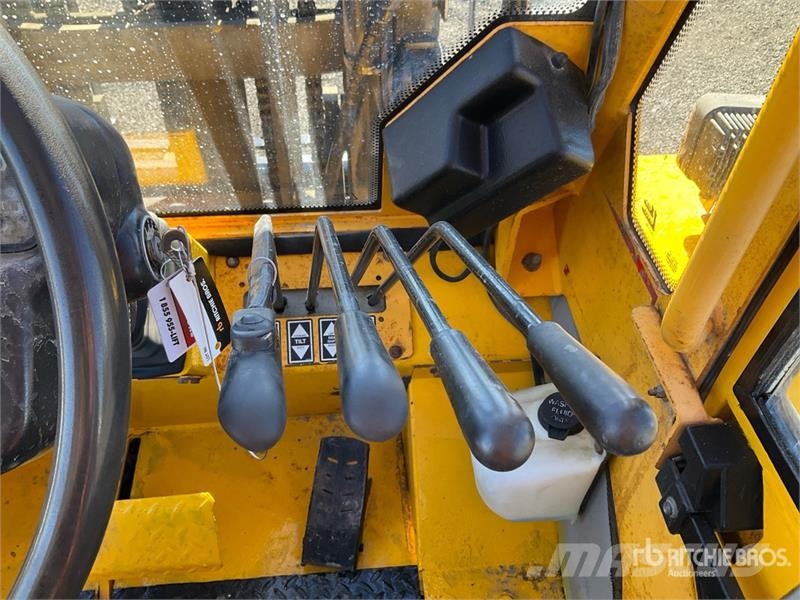 Loadlifter LL2415-10D 10000 lb Rough Terrain Forkl Maastikutõstukid