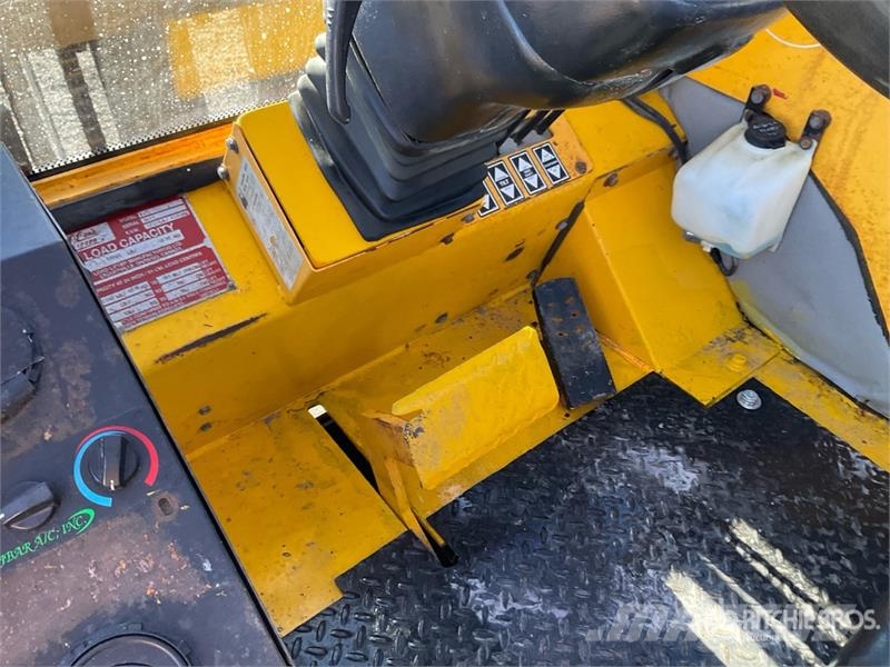 Loadlifter LL2415-10D 10000 lb Rough Terrain Forkl Maastikutõstukid