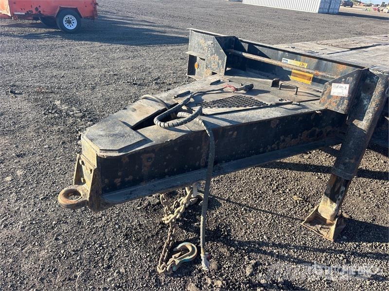 Loadstar 32 ft Quad/A Equipment Trailer Vehicle transport trailers