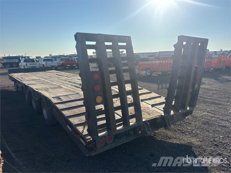 Loadstar 32 ft Quad/A Equipment Trailer Vehicle transport trailers