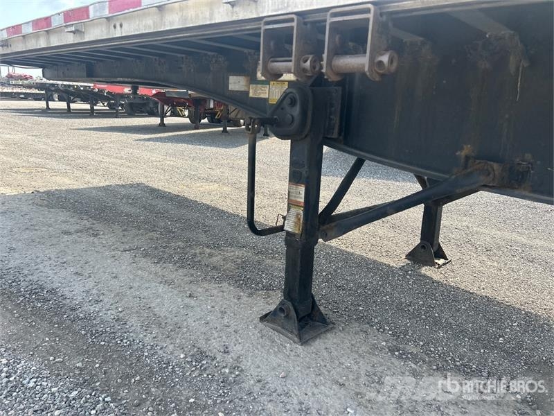 Lode King 48 ft T/A Spread Axle Flatbed Trailer Valníky