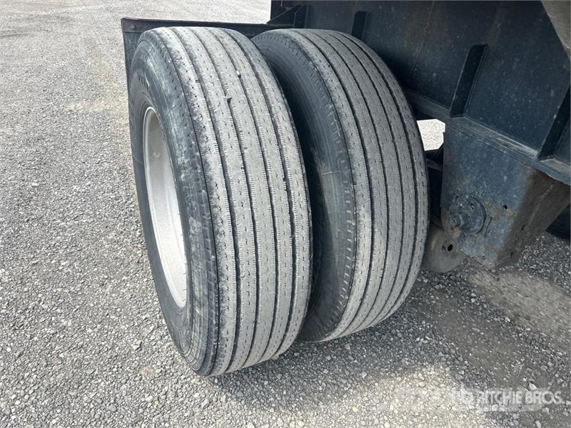 Lode King 48 ft T/A Spread Axle Flatbed Trailer Valníky