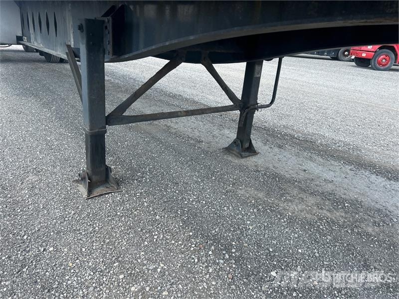 Lode King 48 ft T/A Spread Axle Flatbed Trailer Valníky