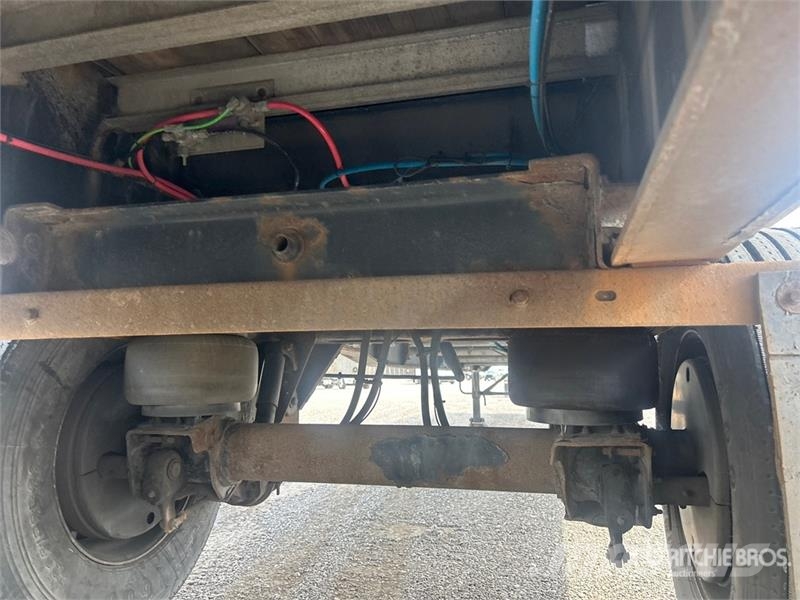 Lode King 48 ft T/A Spread Axle Flatbed Trailer Valníky