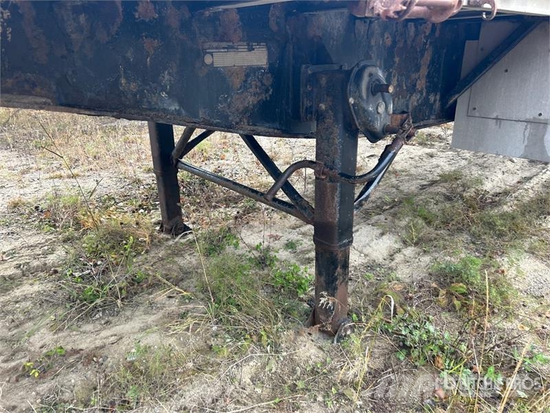 Lode King 48 ft Tri/A Equipment Trailer Vehicle transport trailers