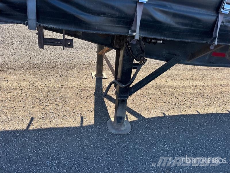 Lode King PF9 53 ft Tri/A Curtain Side Trailer Pressukapelliperävaunut
