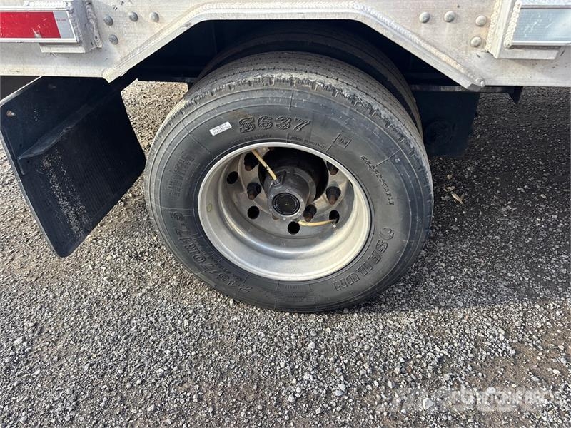 Lode King Renown 53 ft T/A Spread Axle Step Deck Trailer Низькорамні причепи