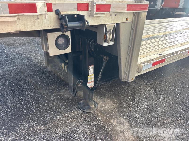 Lode King Renown 53 ft T/A Spread Axle Step Deck Trailer Низькорамні причепи