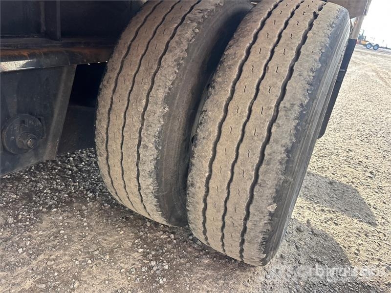 Lode King Renown 53 ft T/A Spread Axle Step Deck Trailer Низькорамні причепи