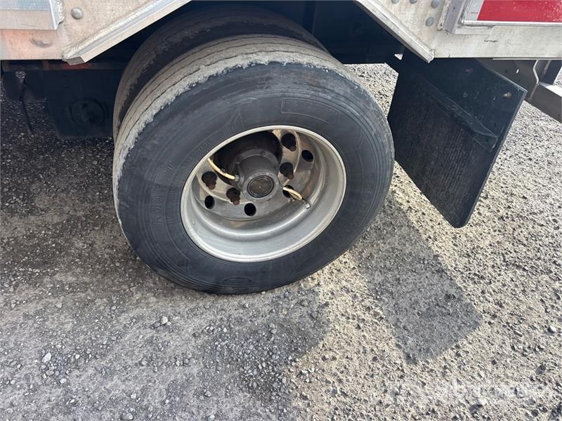 Lode King Renown 53 ft T/A Spread Axle Step Deck Trailer Низькорамні причепи