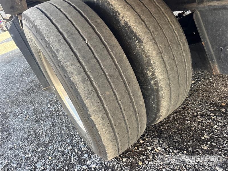 Lode King Renown 53 ft T/A Spread Axle Step Deck Trailer Низькорамні причепи
