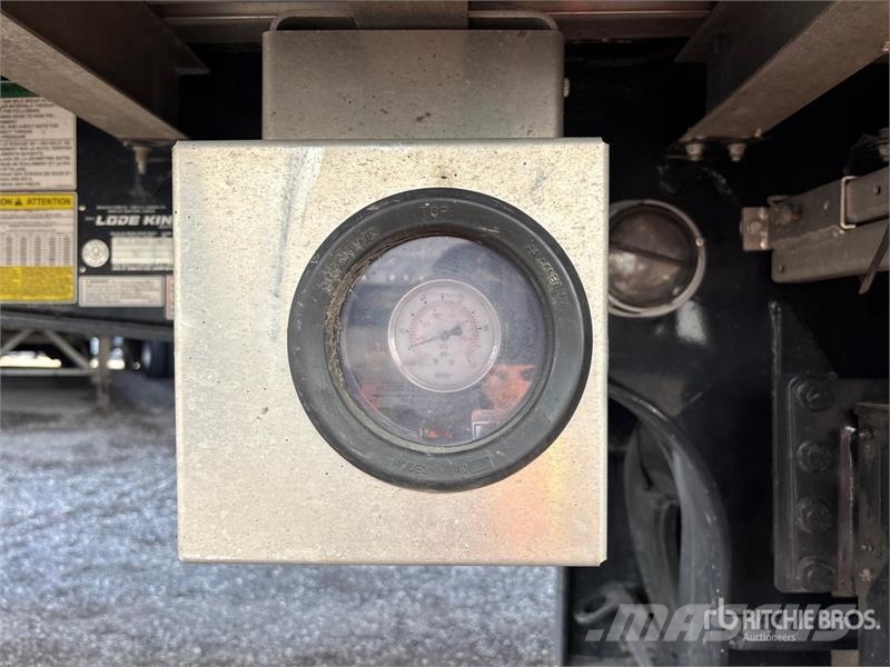 Lode King Renown 53 ft T/A Spread Axle Step Deck Trailer Низькорамні причепи