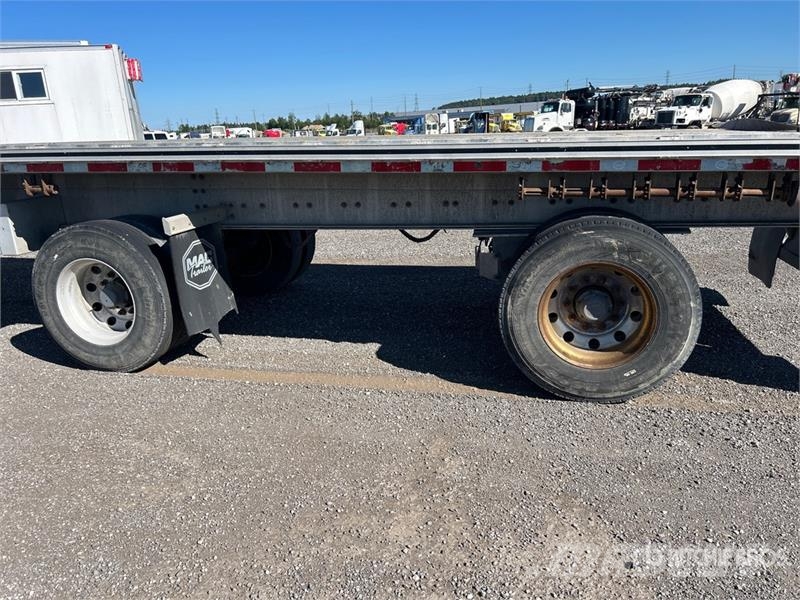 MAC 53 ft T/A Spread Axle Flatbed Trailer Valníky