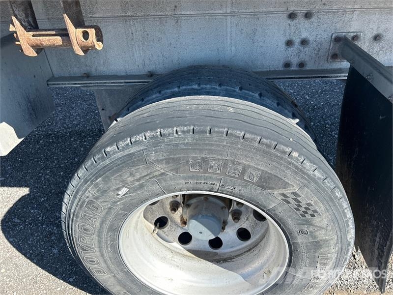 MAC 53 ft T/A Spread Axle Flatbed Trailer Valníky
