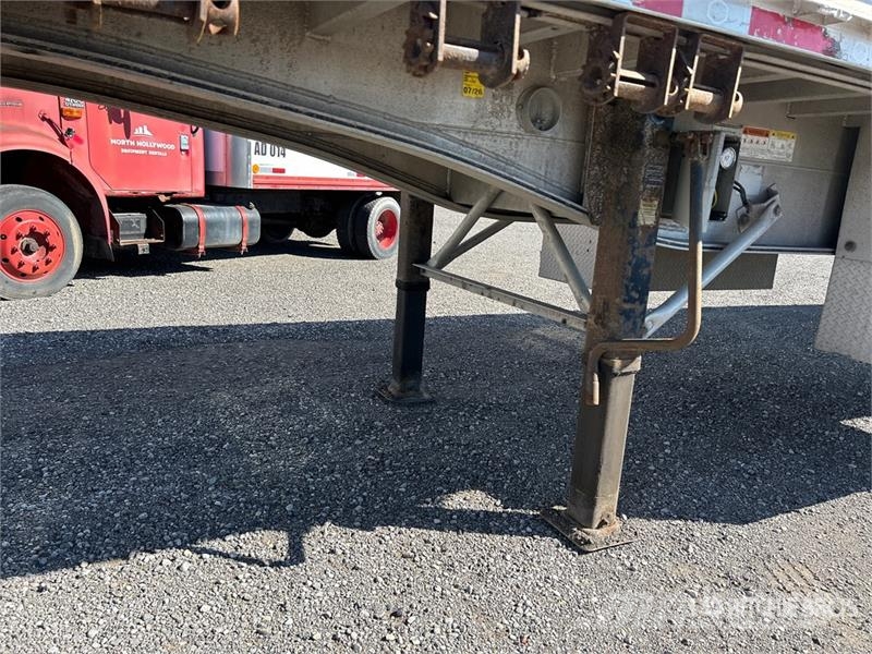 MAC 53 ft T/A Spread Axle Flatbed Trailer Valníky
