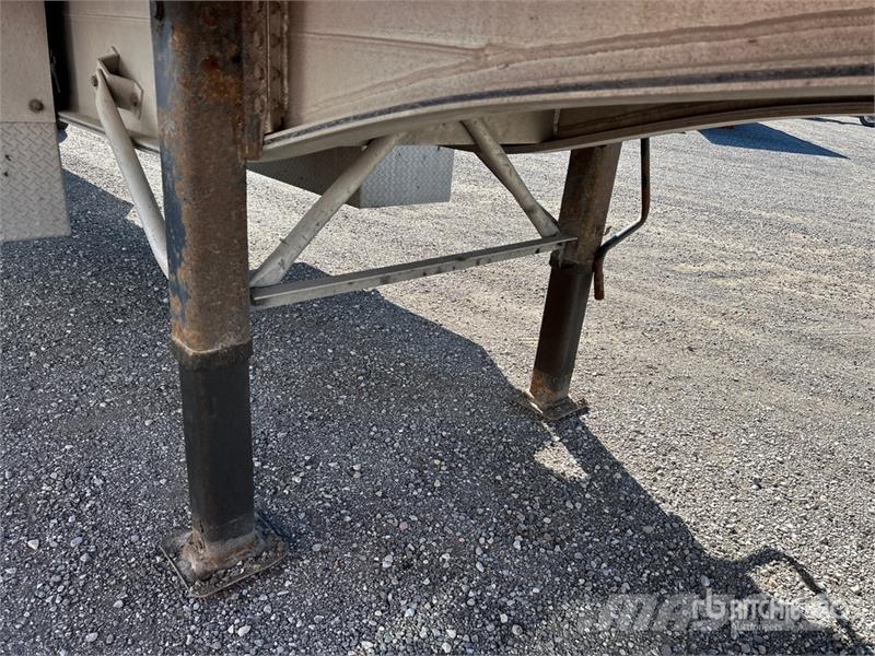 MAC 53 ft T/A Spread Axle Flatbed Trailer Valníky