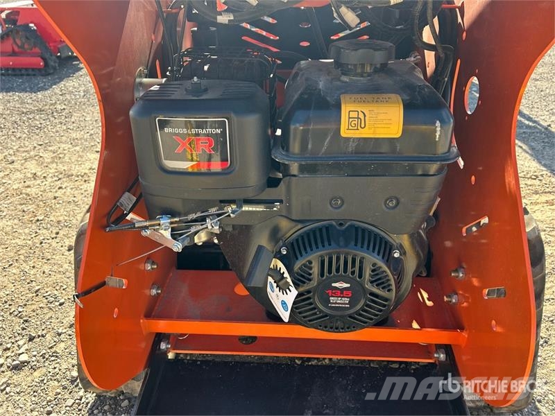Machpro LP-625 Mini Compact Track Loader لوادر انزلاقية التوجيه