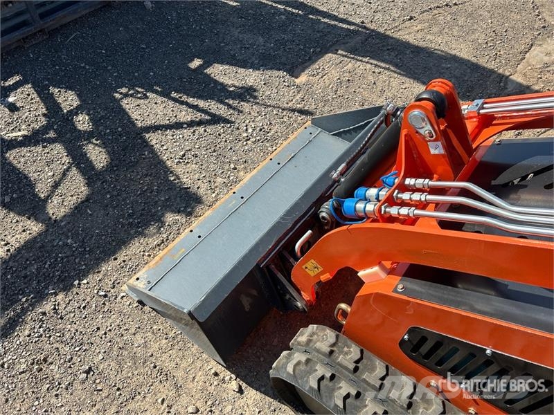 Machpro LP-625 Mini Compact Track Loader لوادر انزلاقية التوجيه