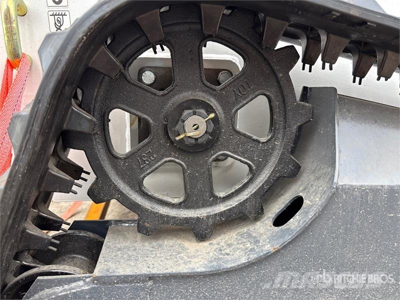 Machpro LP-625 Mini Compact Track Loader لوادر انزلاقية التوجيه