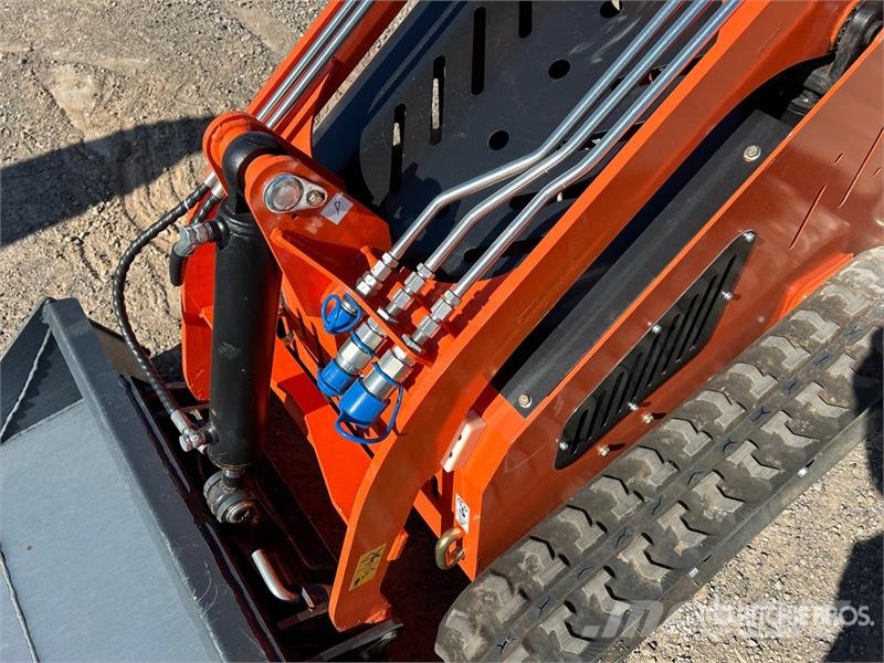 Machpro LP-625 Mini Compact Track Loader لوادر انزلاقية التوجيه