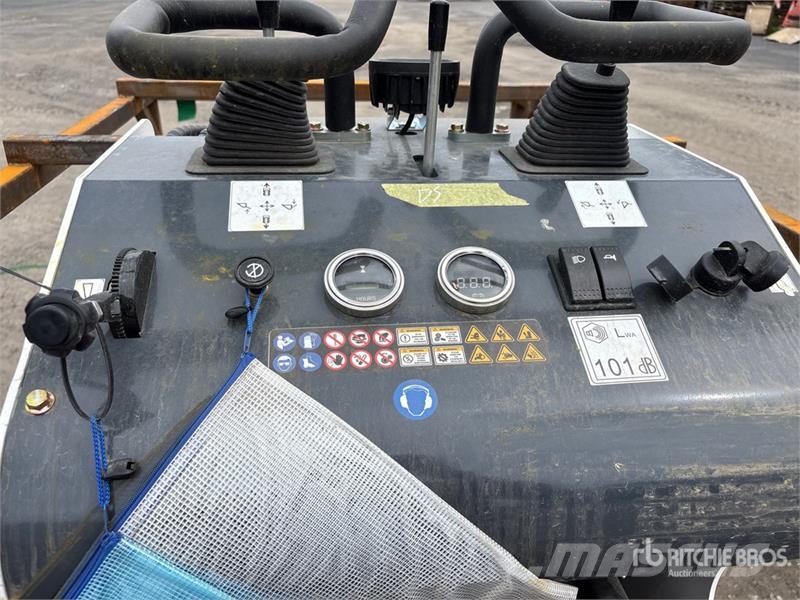 Machpro LP-625 Mini Compact Track Loader لوادر انزلاقية التوجيه