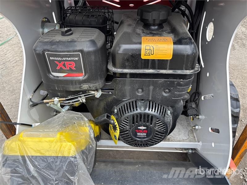 Machpro LP-625 Mini Compact Track Loader لوادر انزلاقية التوجيه