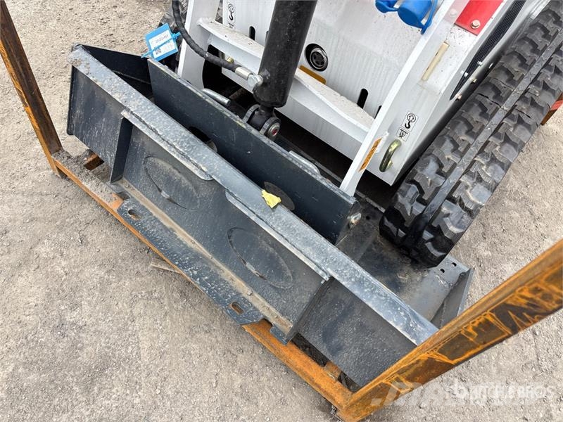 Machpro LP-625 Mini Compact Track Loader لوادر انزلاقية التوجيه