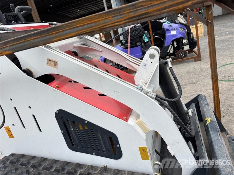 Machpro LP-625 Mini Compact Track Loader لوادر انزلاقية التوجيه