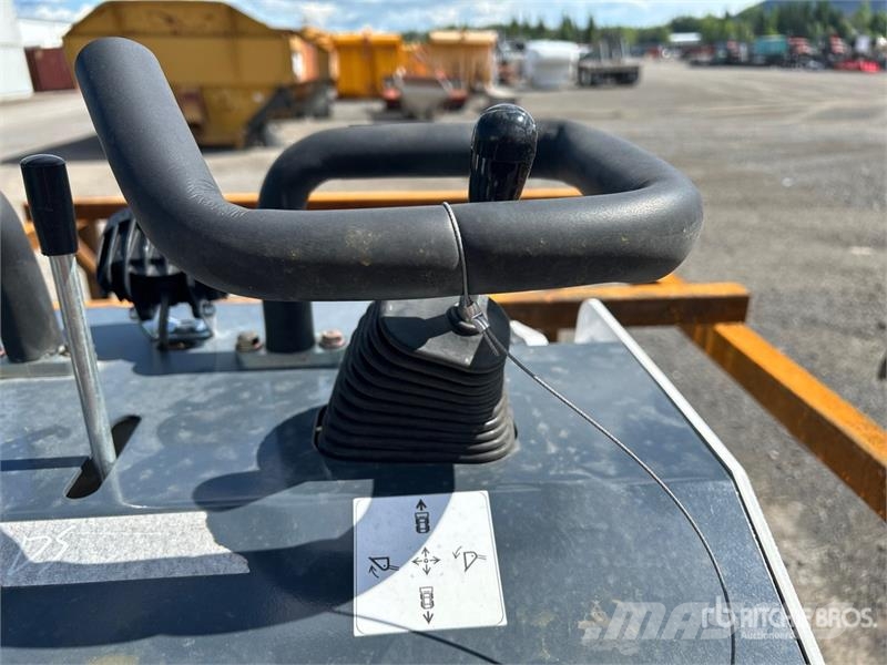 Machpro LP-625 Mini Compact Track Loader لوادر انزلاقية التوجيه